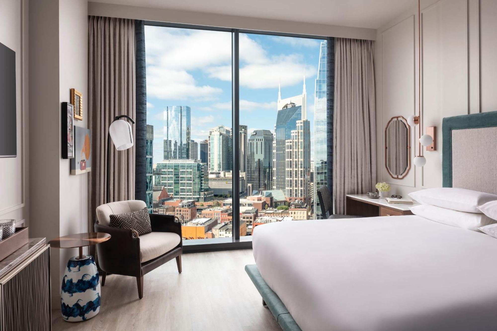 Hyatt Centric Downtown Nashville Exteriér fotografie A guest room at the hotel
