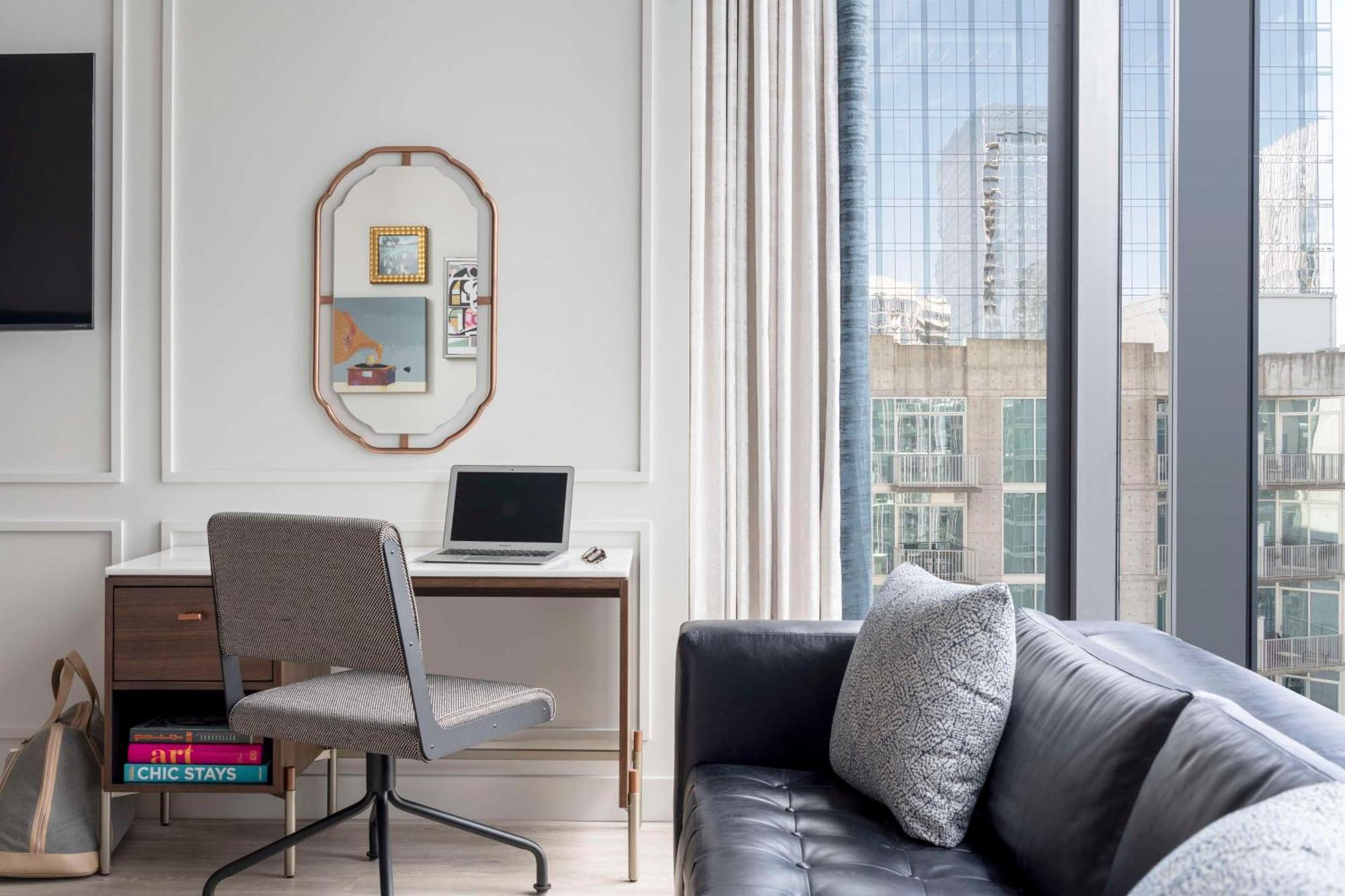 Hyatt Centric Downtown Nashville Exteriér fotografie A living room at 100 East 53rd Street